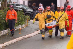 Bombeiros encontram corpo de criança após desabamento de prédio na Penha; seis pessoas morreram