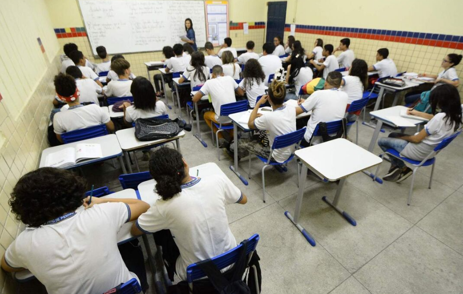 Dia dos Professores: o trabalho invisível de quem continua ensinando mesmo depois que a aula termina
