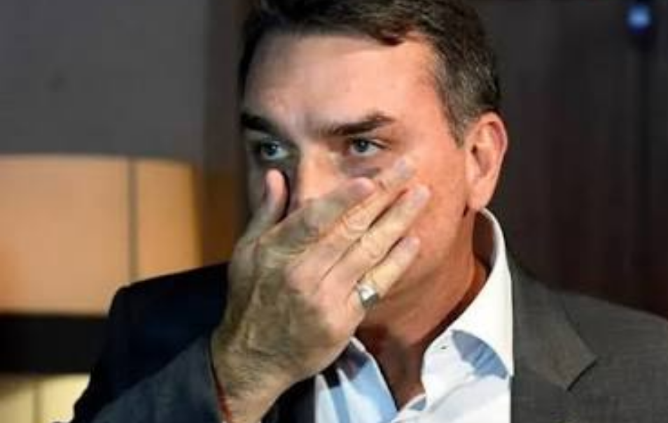 Flávio Bolsonaro ficará sem mandato em 2027; entenda o que muda no foro